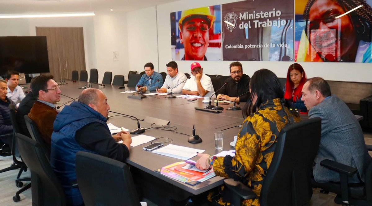 MinTrabajo tweet media