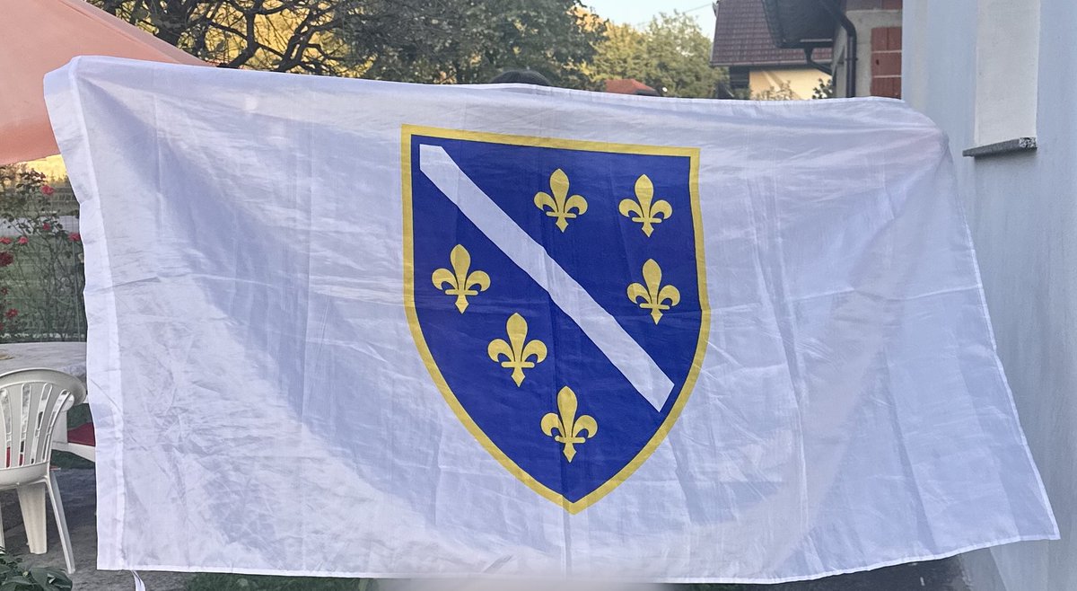 𝐼 𝑁 𝐸 𝑆 𝐴 tweet media