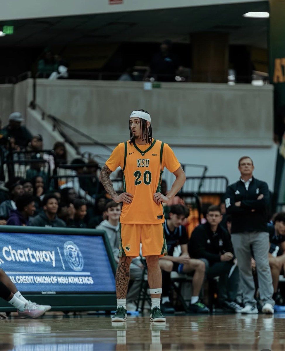 Tobias Bass tweet media