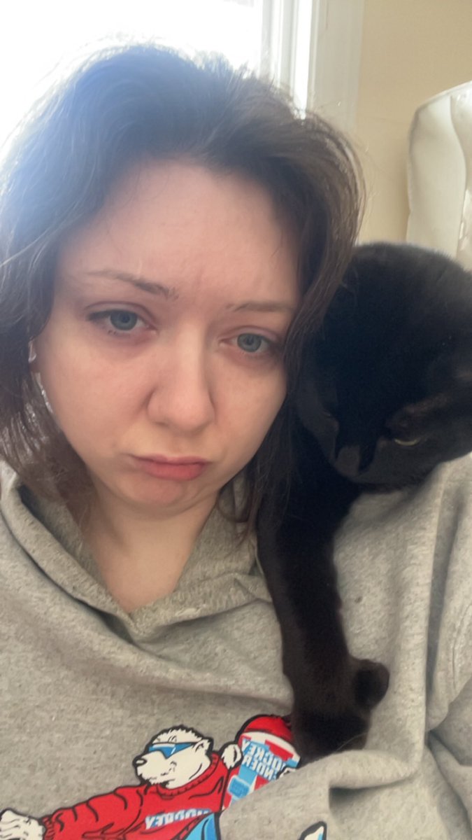 avery ✮⋆˙ tweet media