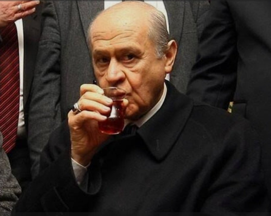 İtalya'yı eleyerek dünya kupasına katılan Bosna Hersekspor'u tebrik ederim