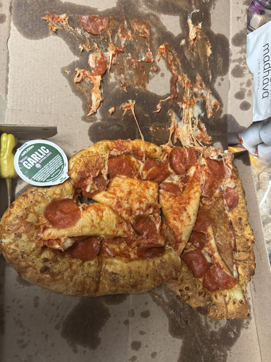 lcpmusic's tweet photo. @PapaJohns this is how you got to deliver two pizzas to me today. https://t.co/ilDrOvyHLh