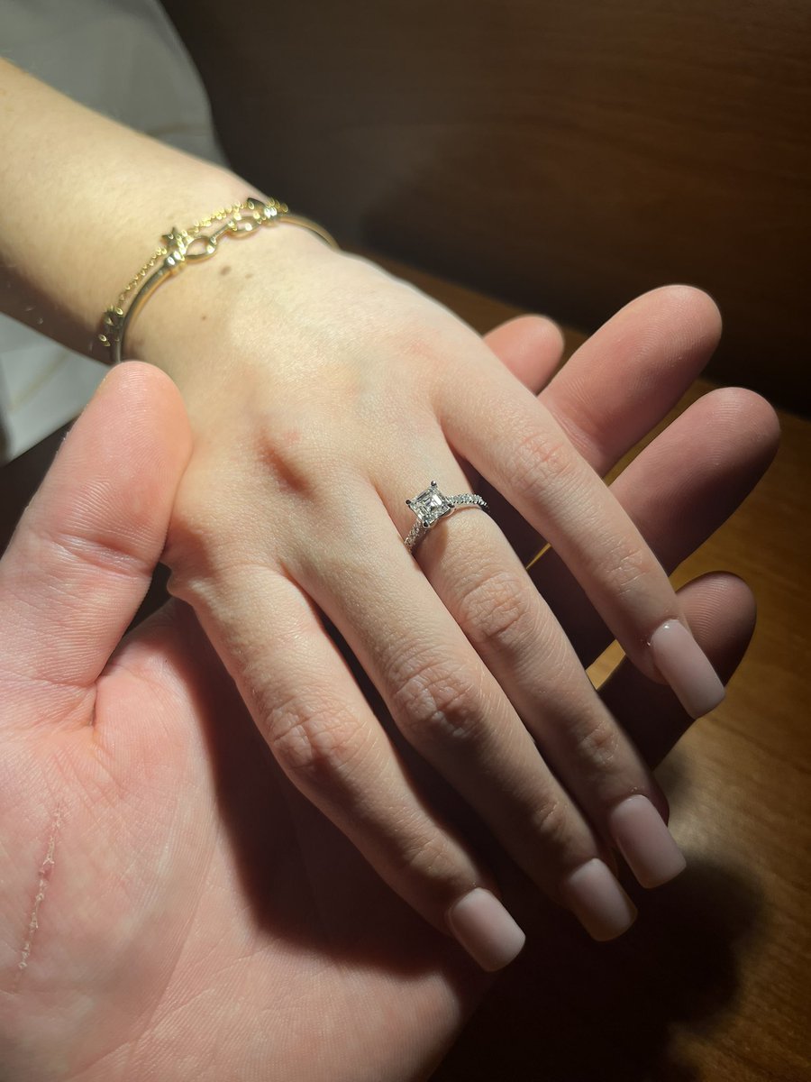 Edgy 𒈔 tweet media