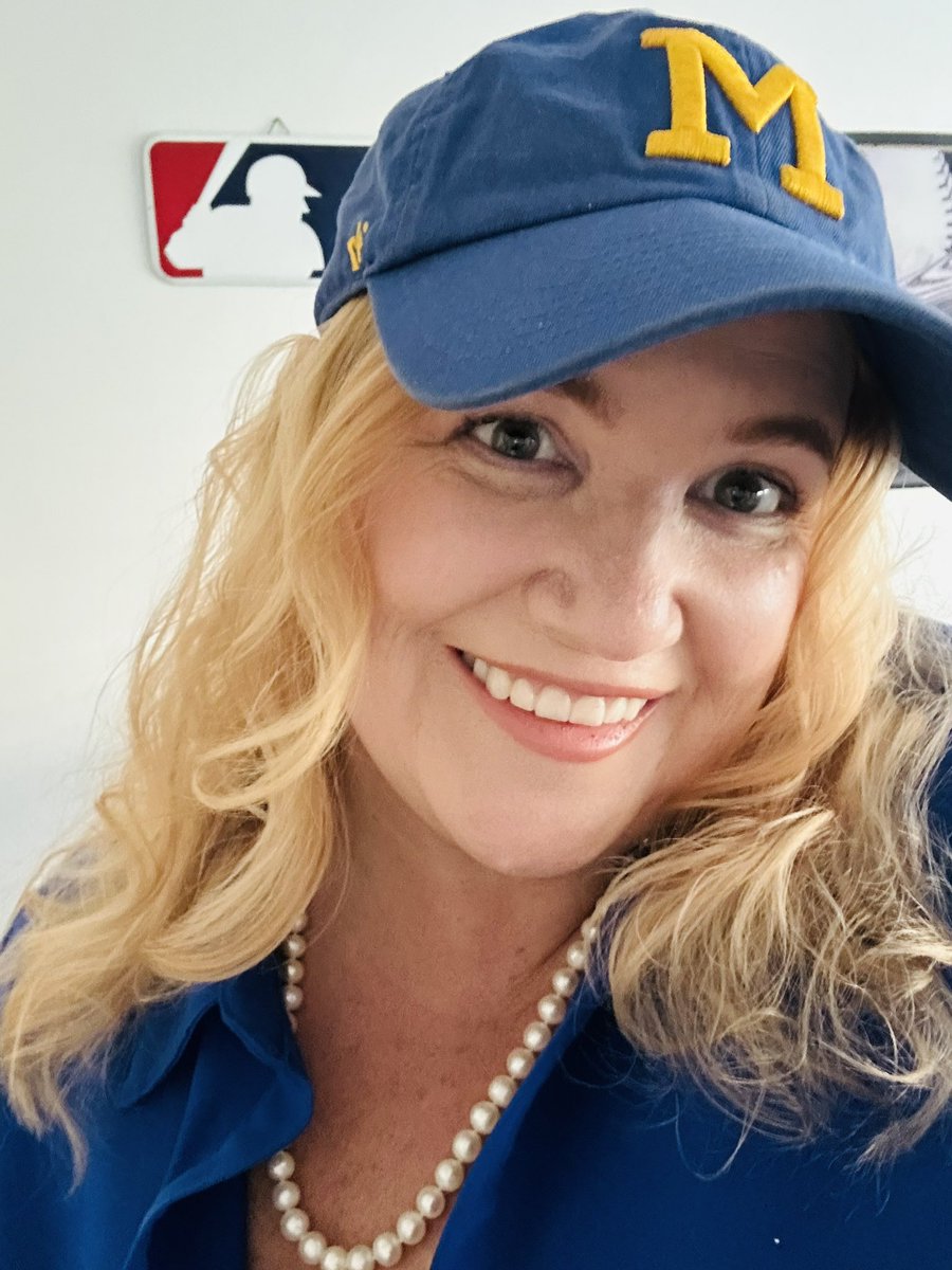 Melissa 🐝 tweet media