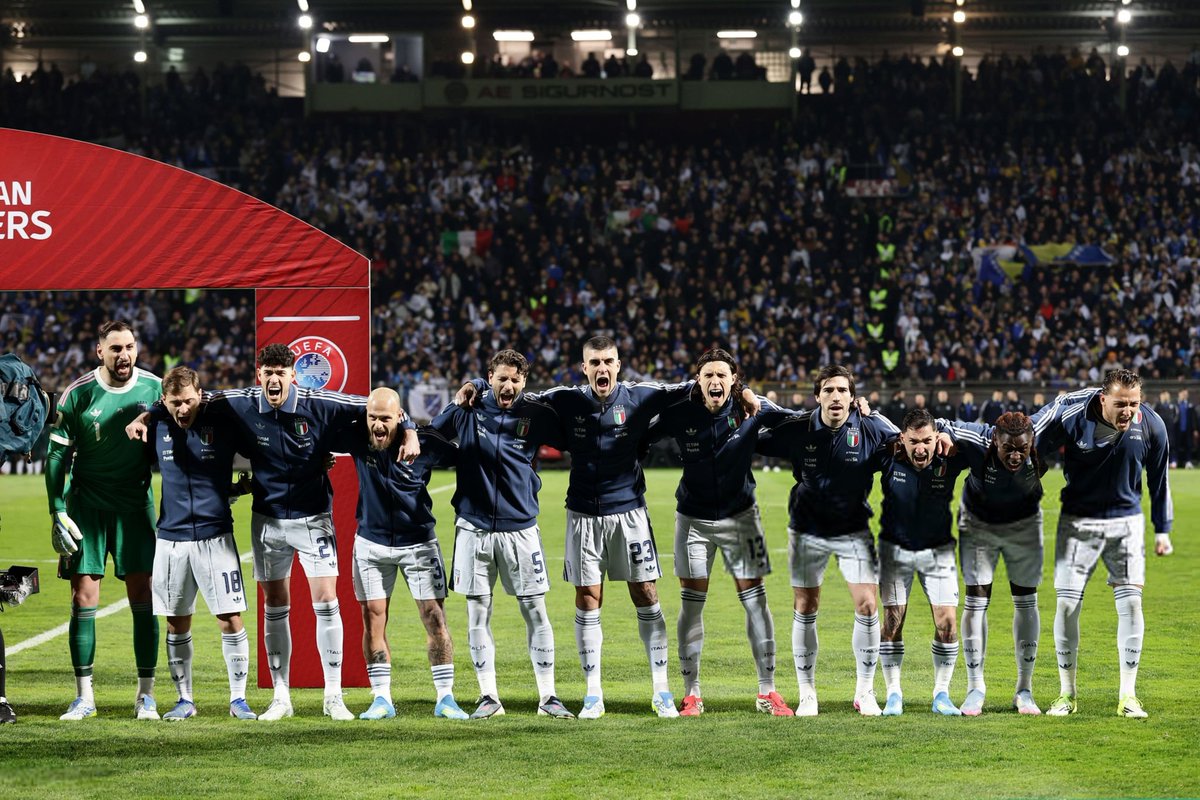 ᴀɴᴀs ™ tweet media