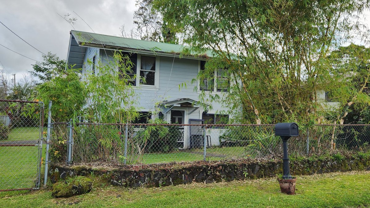 Hawaiʻi Life tweet media