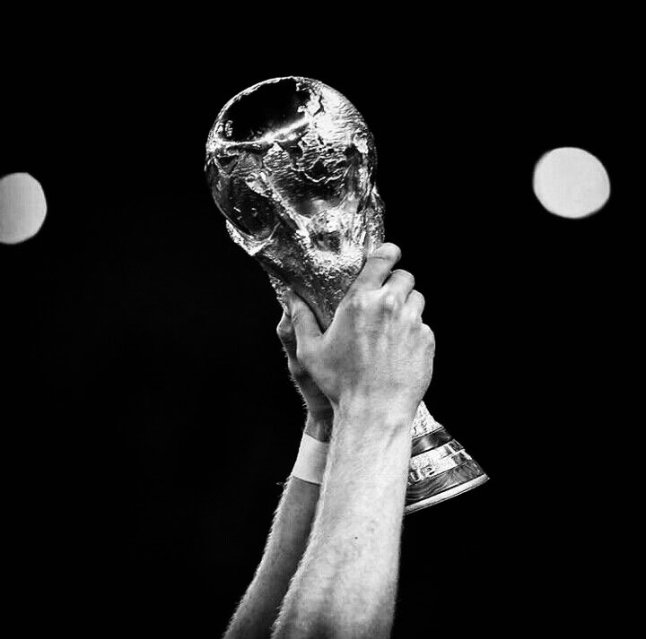 madrid_total2's tweet photo. Italia en Copas del mundo desde 2006:

2006 🏆 CAMPEONES
2010 grupos
2014 grupos
2018 ❌ No clasificaron
2022 ❌ No clasificaron 
2026 ❌ No clasificaron

La decadencia no tiene ningún tipo de sentido. https://t.co/OU98yhnFa9