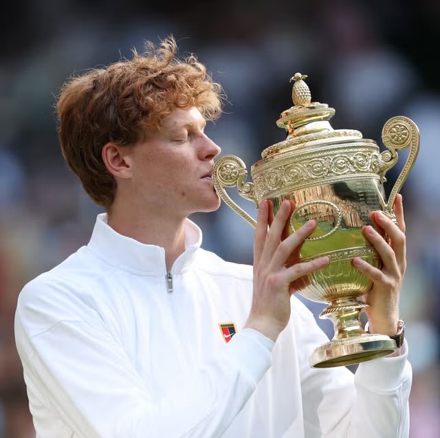 sveva ‧₊˚ ☽ ⋅ tweet media