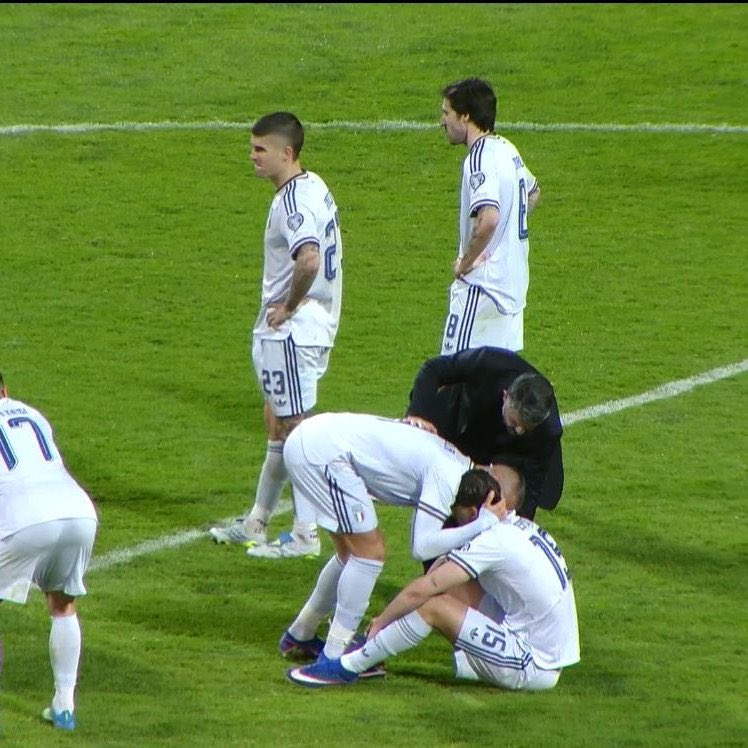 InfosFrancaises's tweet photo. ⚽️ MONDIAL 2026 : Nouveau fiasco pour l'Italie, qui échoue à se qualifier à la Coupe du monde de football pour la troisième fois d'affilée, battue par la Bosnie-Herzégovine aux tirs au but, aux barrages. #BosniaItalia #BIHITA https://t.co/U4TntSEyYK
