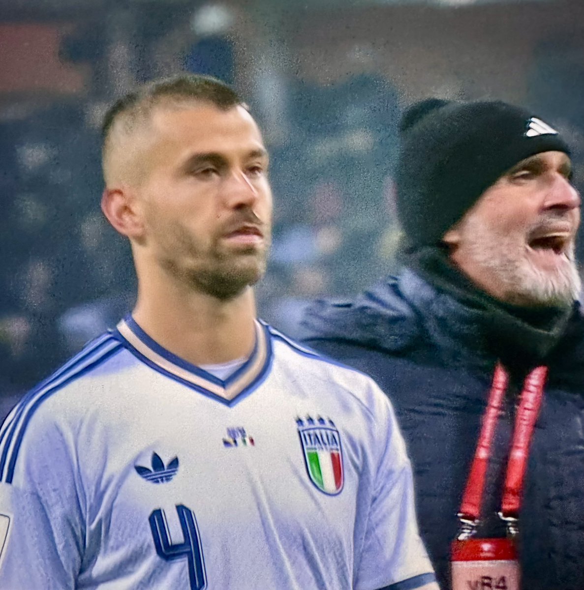 Bananenflanke tweet media