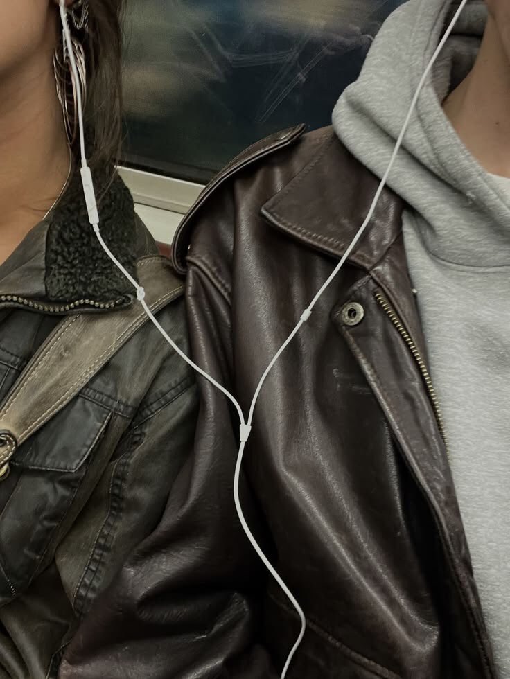 breakfastangels's tweet image. Spend a day out with your lover °❀⋆.ೃ࿔*:･

Interactive thread 🧺🤍🕊️

#polls #interactivethread #interactive #thisorthat #thread 🧵