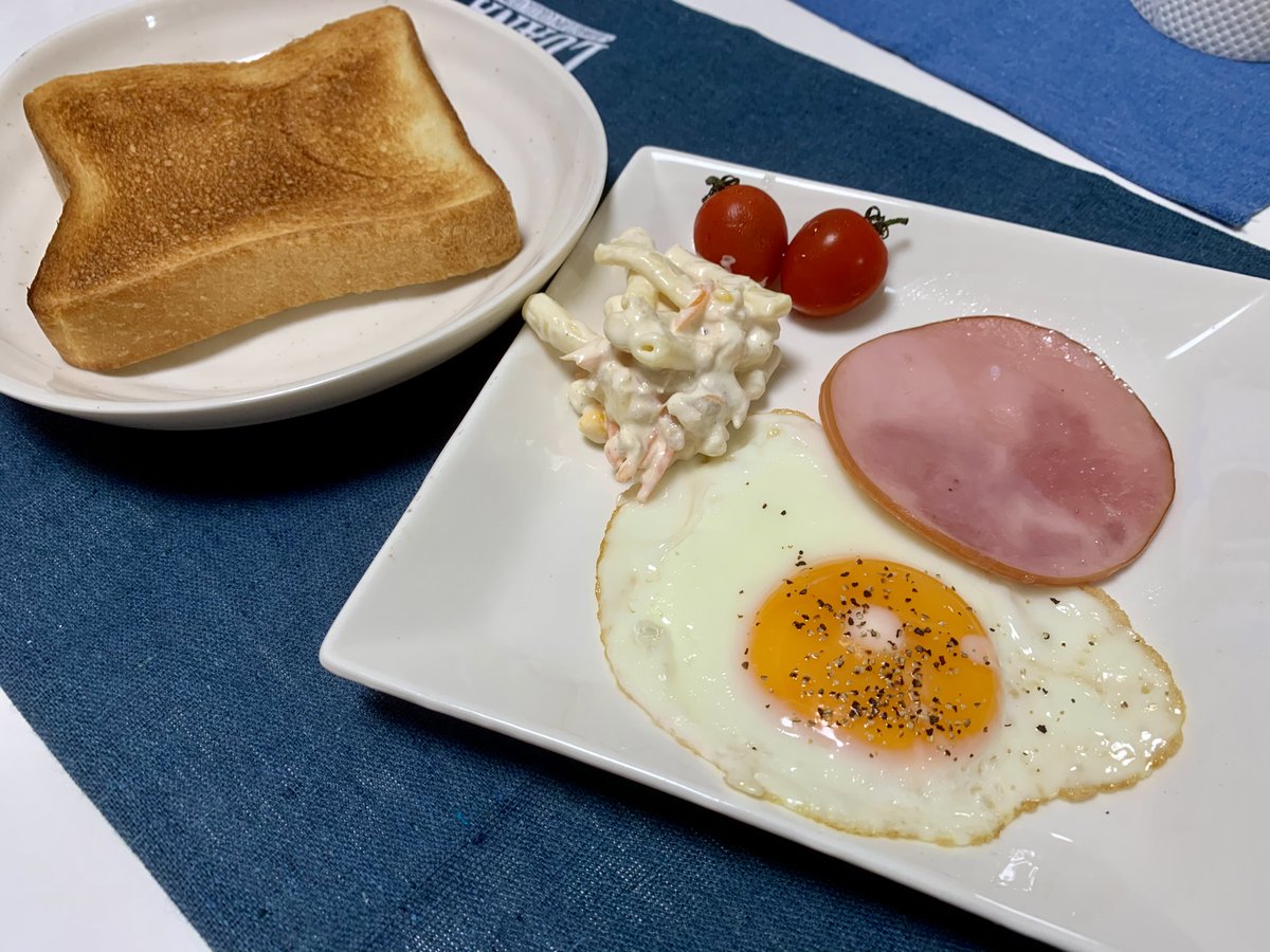 ＠もつ tweet media