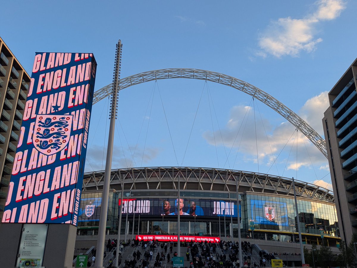nyooonLON's tweet photo. Wembleyでイングランド対日本見れたの最高でございました、一生に一回の経験かな
#ENGJAP https://t.co/VFoHWoVn9K