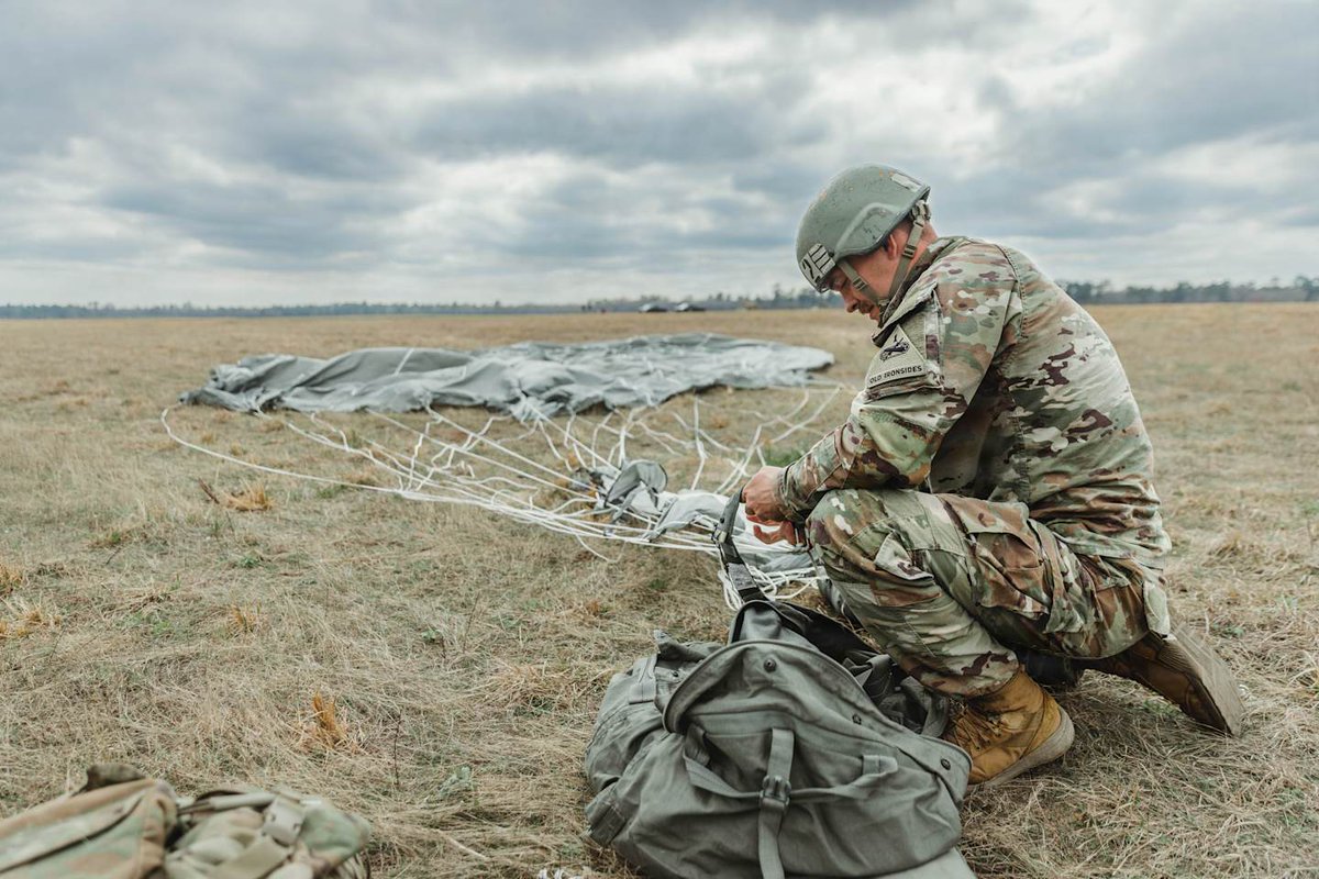 U.S. Army tweet media