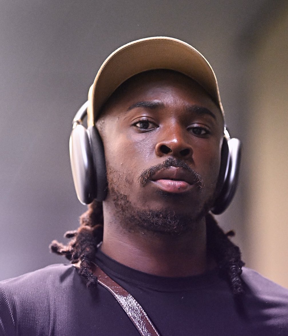 YungSteph tweet media