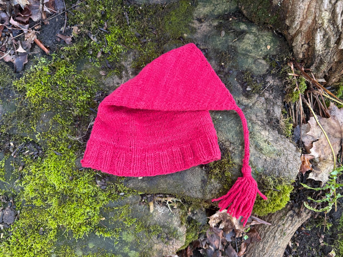 wilkolaak's tweet photo. My mom made this Voyageur-style toque for me, but it came out the wrong size. She was working on it the day she passed away.

Jennifer Marie finished it for me—continuing my mothers work work, not replacing it. I’m incredibly grateful.

#voyageur #wilkolak #Wilkołaak #mountainman https://t.co/NicEe3PxLV