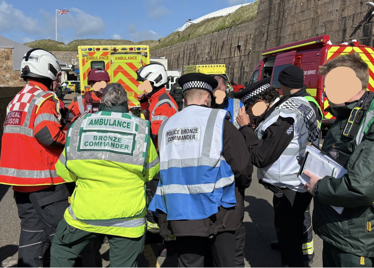 watchetCoastie's tweet photo. Last week supporting @JsyFire @JsyAmbulance @JerseyPolice with #majorincidentexercise with assurance, testing @jesip999 working & deliver presentation on benefits of #NILO role within @ASPolice . https://t.co/tjCZMKcUYe