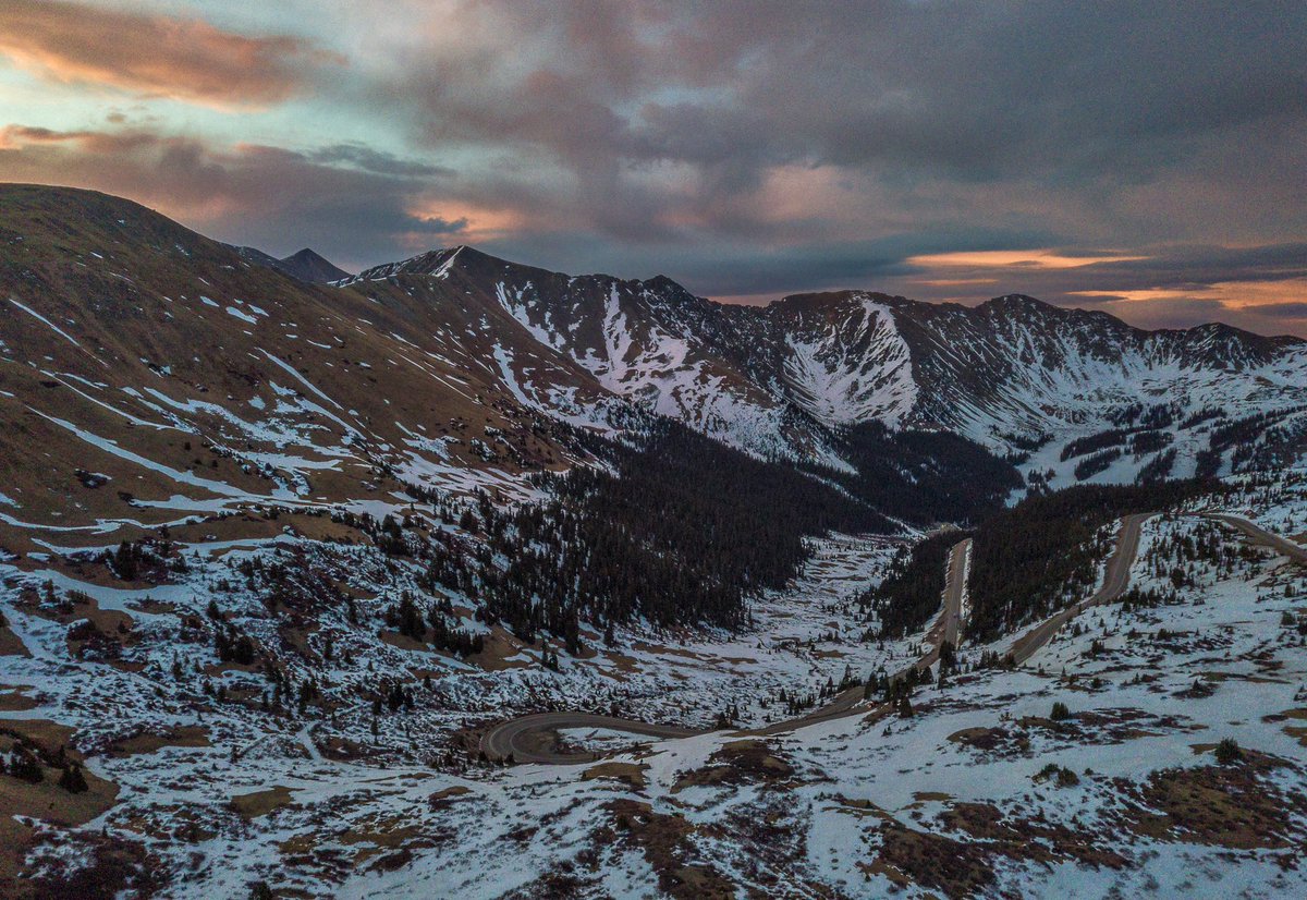 mnryno34's tweet image. A drone photo from Loveland Pass early this morning. #Colorado #COwx #stormhour.