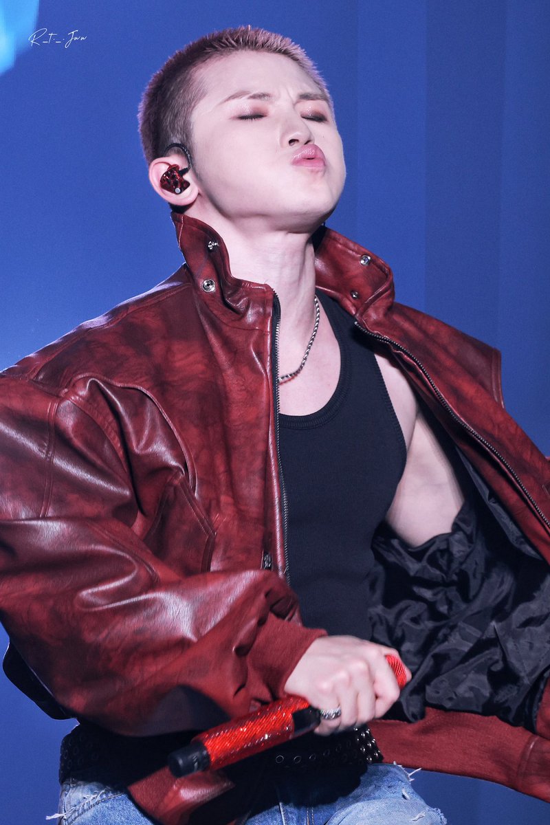 rt_for_wonwoo's tweet photo. 250726 Warning Fan Concert

#AprilFoolsDay #우지 #WOOZI #ウジ 
#이지훈 #SEVENTEEN #세븐틴 https://t.co/Lfbd5La1ya