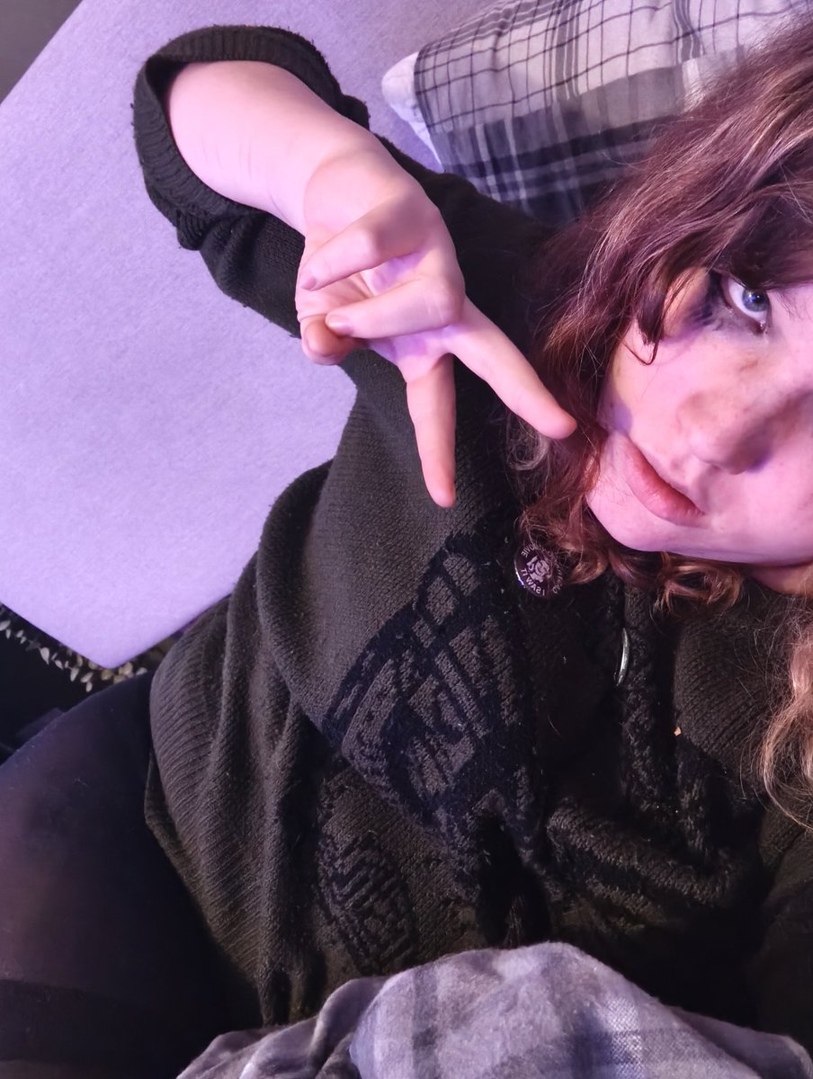 maivey in yr shadow tweet media