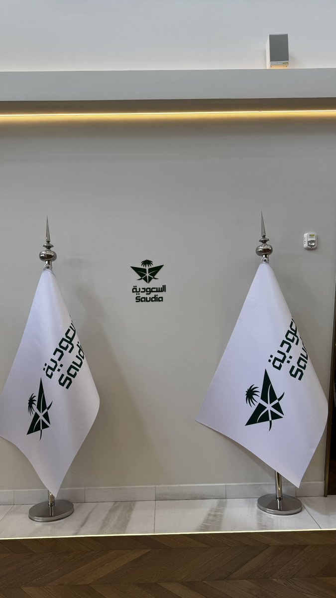 AZIZ 💳 tweet media