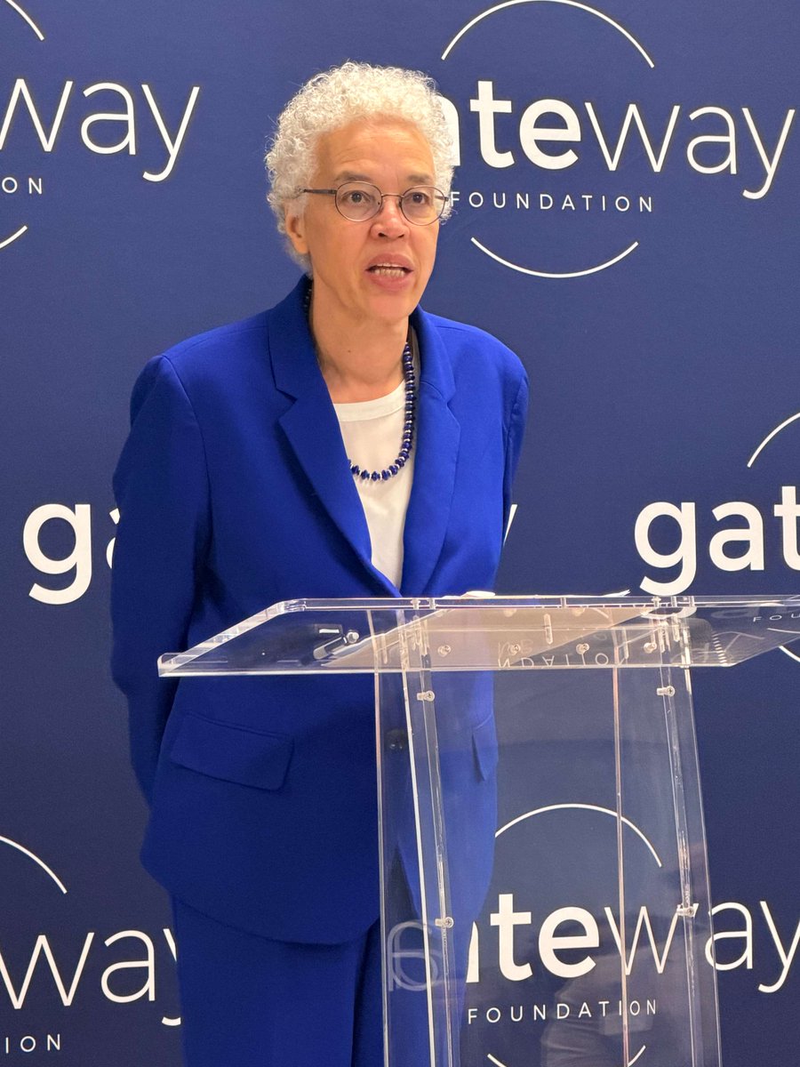 Toni Preckwinkle tweet media