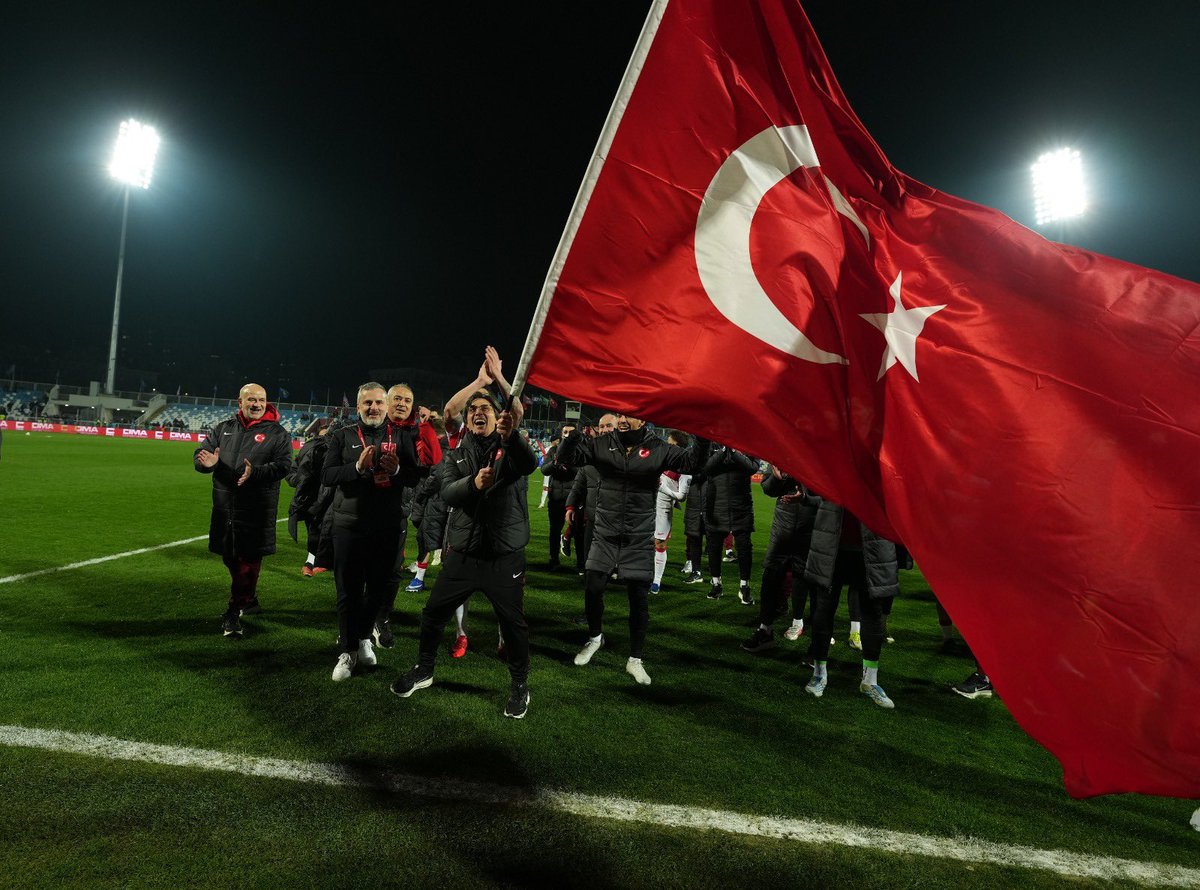 🇹🇷

#BizimÇocuklar | <a href="/VMontella/">Vincenzo Montella</a>