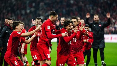 24 yıl sonra Dünya Kupasına katılmayı başaran milli takımımızı ve zorlu rakibi karşısında sürpriz yaparak aynı başarıyı yakalayan Bosna Hersek'i tebrik ederim.🇹🇷🇧🇦
#millitakım