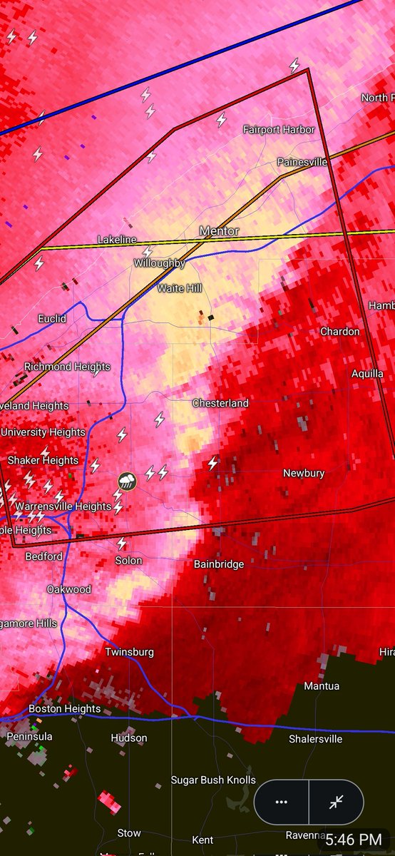 Couple notches of intense wind and possible rotation moving into Geauga County