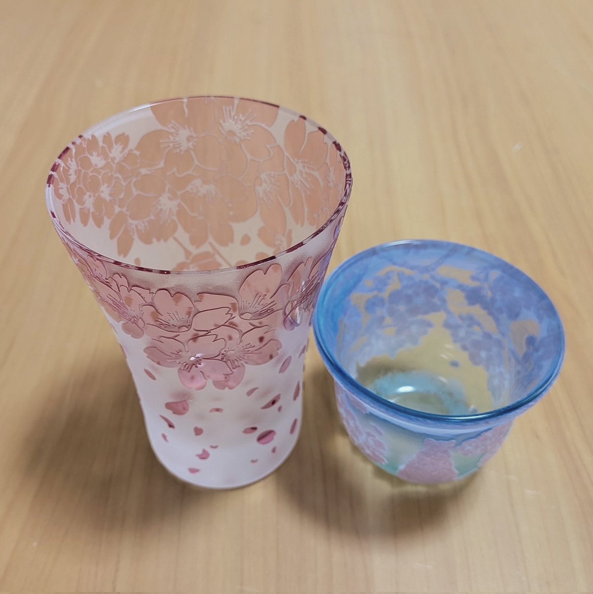 昨日、お供えにお酒買って気が付いた………
桜🌸モチーフのグラスを出してない事に（汗）
ギリギリ桜🌸の季節に思い出したので買ったお酒はコチラで飲みます