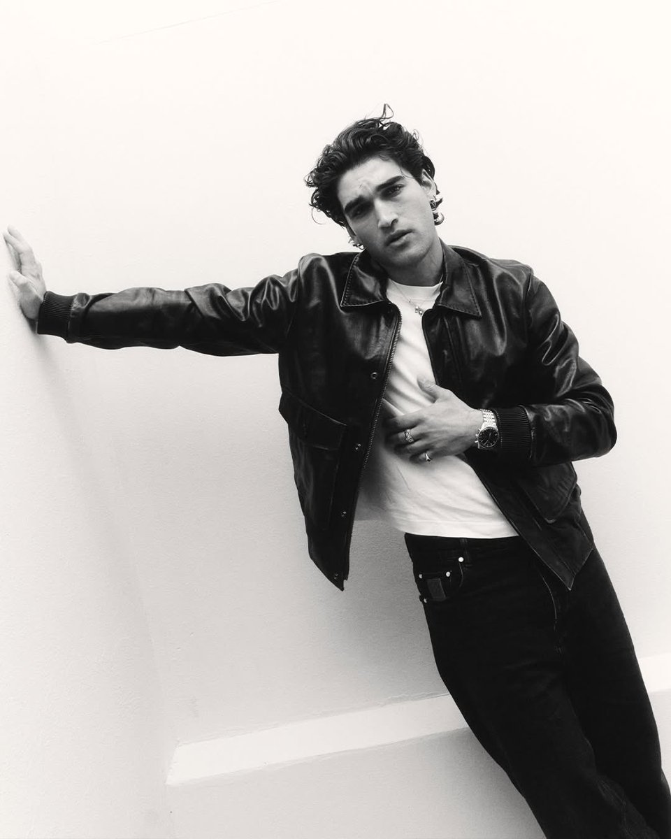 Off Campus Report 🗞️ tweet media