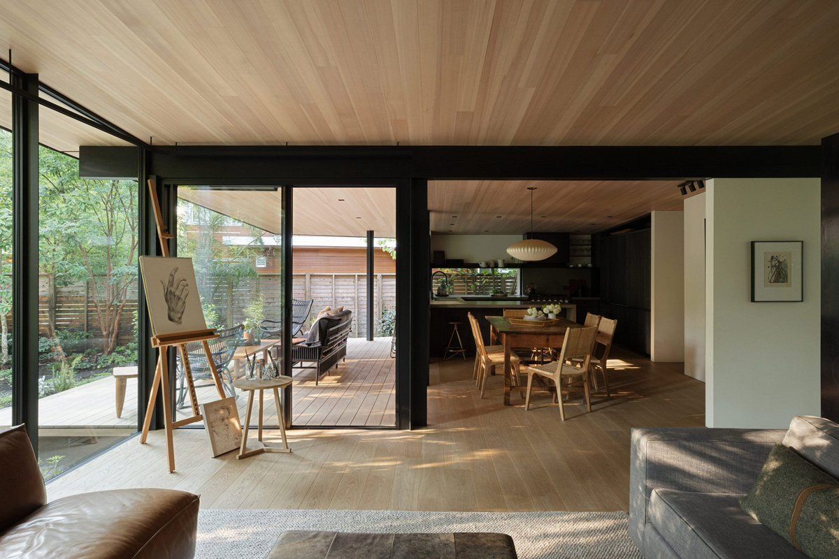 linear_magazine's tweet photo. Midcentury modern, refreshed https://t.co/hofHkR2CF5