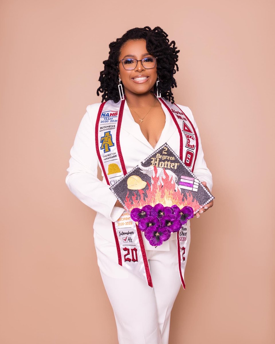 AishaSymone's tweet image. Hey #NCAT ! I’m officially doing custom graduation stoles again! Graduation is close! Message me to get your custom stole made! #aggiepride #ncat26