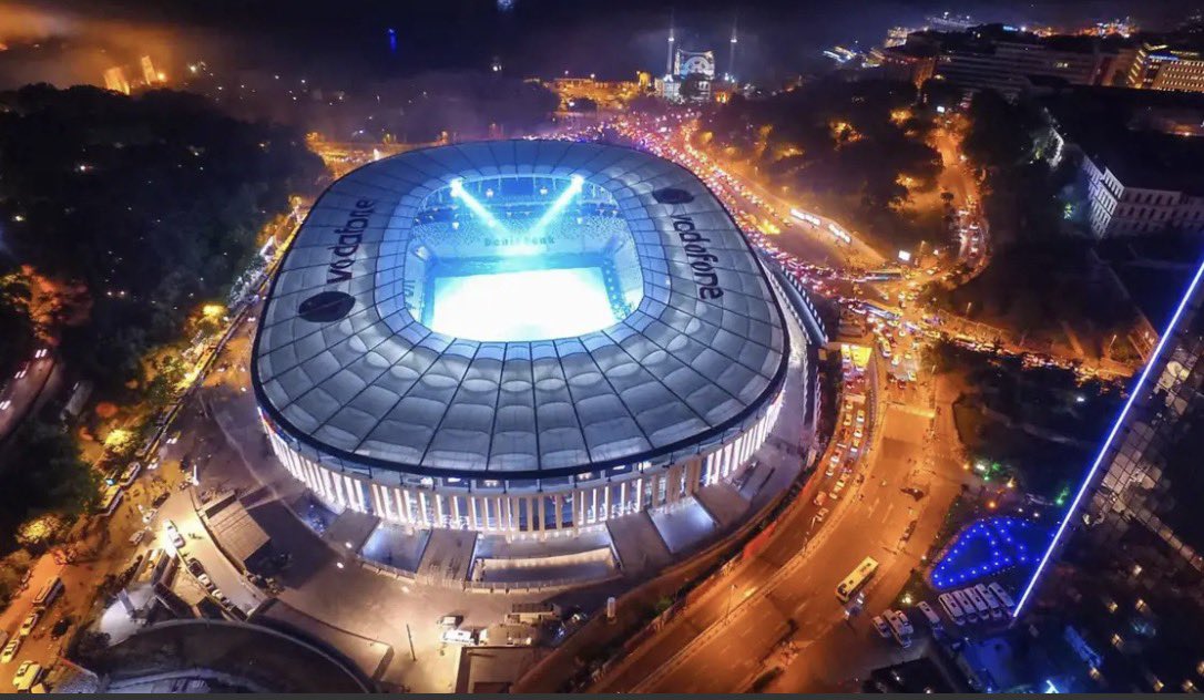 yorumkolikbiris's tweet photo. @kos_data Are you calling this neighborhood football field in Pristina a stadium? 😀 Then take a look at the one in Turkey! 🇹🇷🇹🇷🇹🇷🇹🇷 https://t.co/fViTmEJMEP