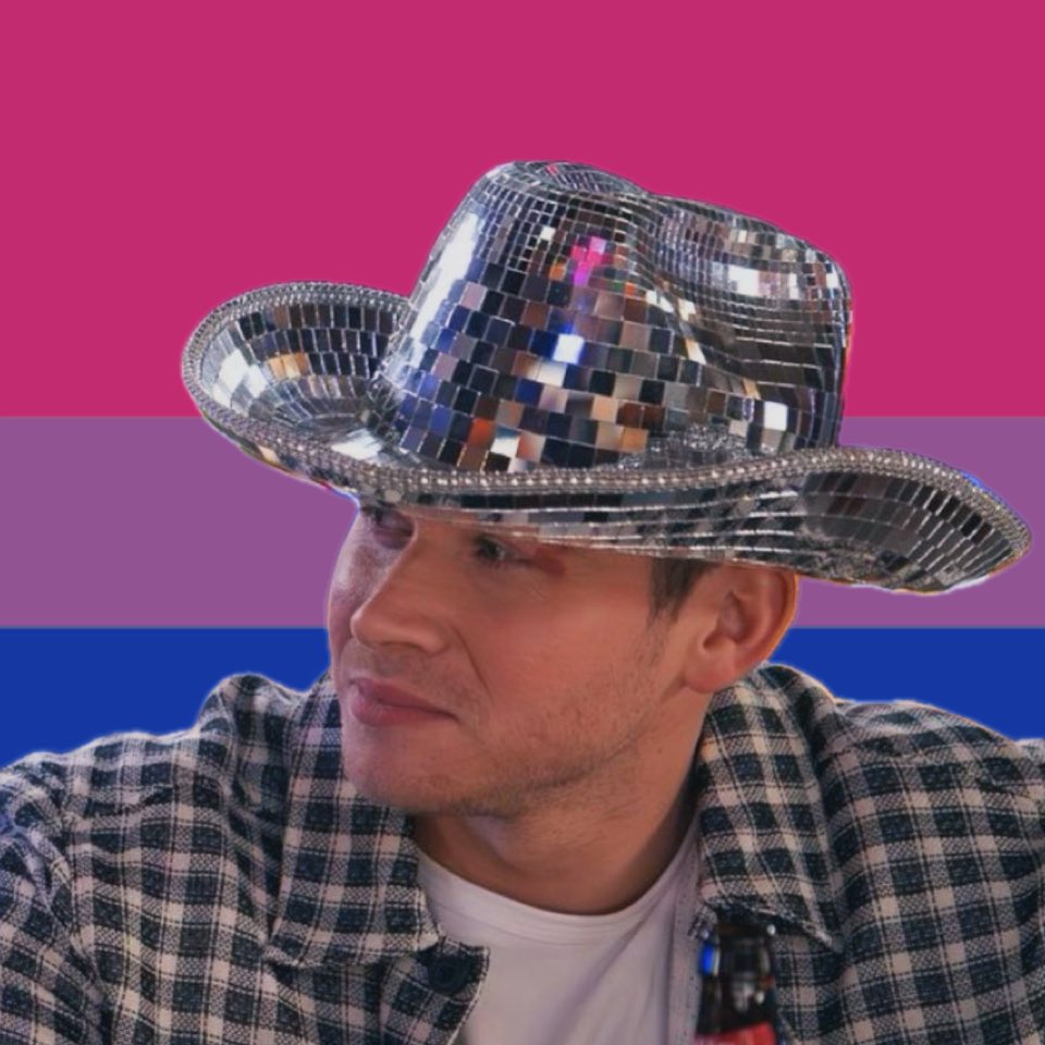 katie 🏒🐝 tweet media