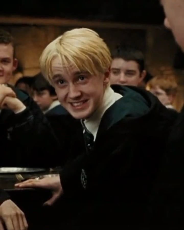 Timothee3240641's tweet photo. - A Draco nunca le cabe el Condon por eso nunca lo usamos y mejor follamos sin el https://t.co/C2ejD3NYcD