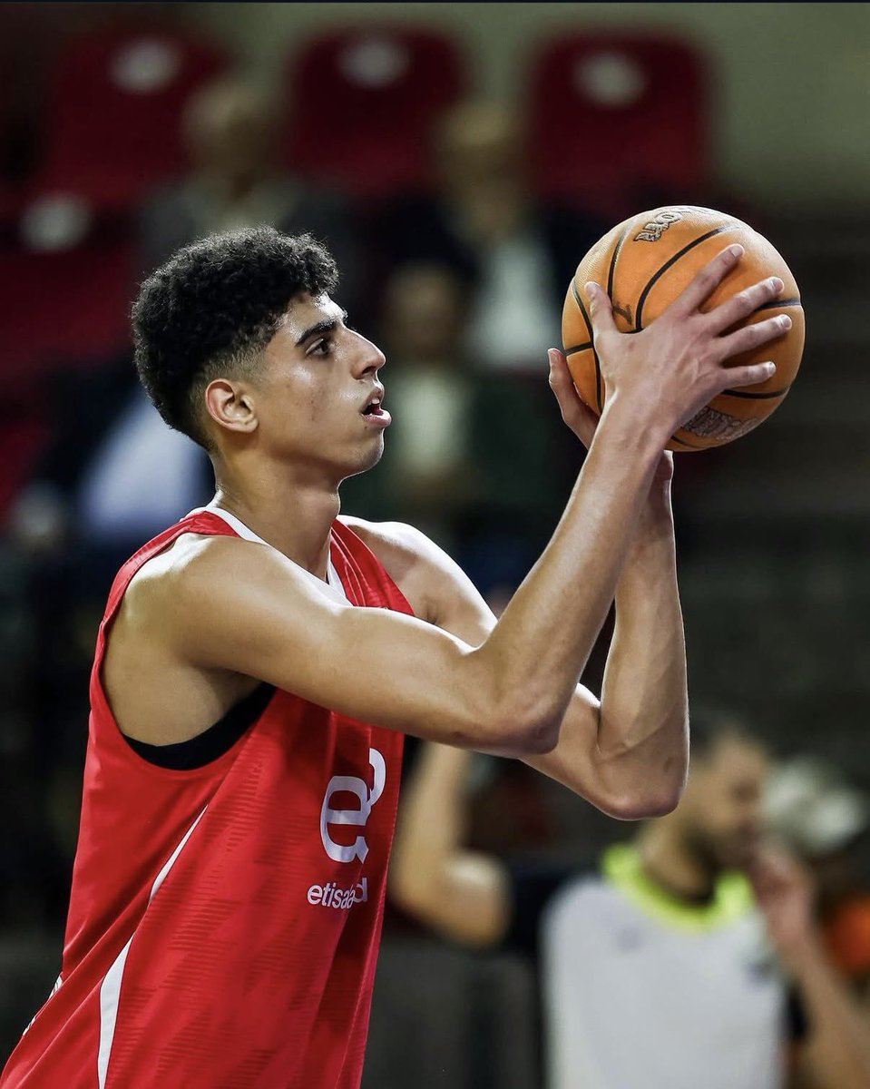 Tobias Bass tweet media