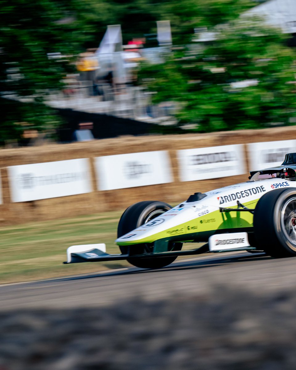 fosgoodwood's tweet image. Indy Autonomous brought its Dallara-designed driverless car to #FOS back in 2024 and proceeded to break the autonomous Hill record with a 66.37 secs run. The previous record was held by Roborace with its DevBot 2.0 clocking a 66.96-second run. The IAC AV-224 made the