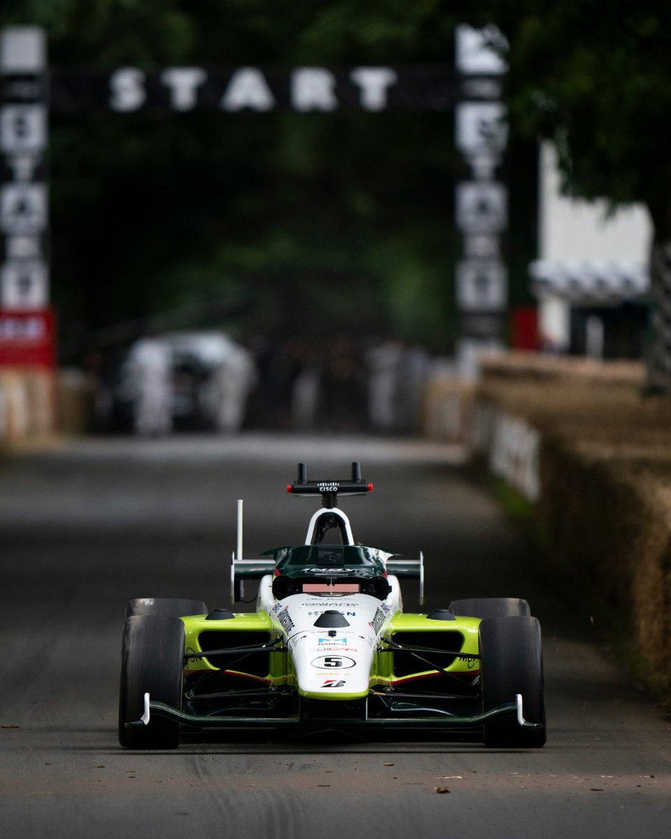 fosgoodwood's tweet image. Indy Autonomous brought its Dallara-designed driverless car to #FOS back in 2024 and proceeded to break the autonomous Hill record with a 66.37 secs run. The previous record was held by Roborace with its DevBot 2.0 clocking a 66.96-second run. The IAC AV-224 made the
