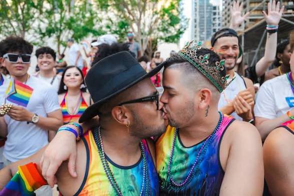 's tweet image. MANY AMERICANS BELIEVE THIS JUNE
SHOULD NO LONGER BE "PRIDE MONTH" BUT INSTEAD SHOULD BE "VETERANS MONTH"

ARE YOU ONE OF THEM?