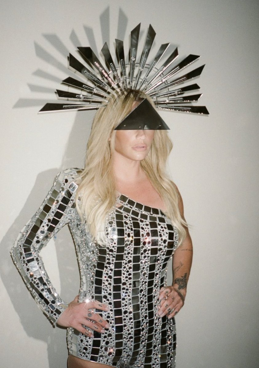 KeshaFanForevr ⚔️🦔🪬 tweet media