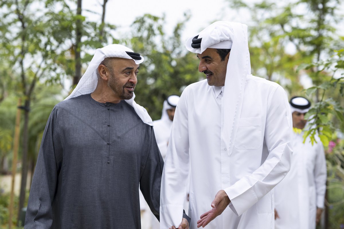 GulfTimes_QATAR's tweet image. His Highness the Amir Sheikh Tamim bin Hamad al-Thani held #talks Tuesday with #UAE President Sheikh Mohamed bin Zayed al-Nahyan in #Abu_Dhabi, focusing on latest #regional and #international_developments and efforts to restore stability.
@AmiriDiwan