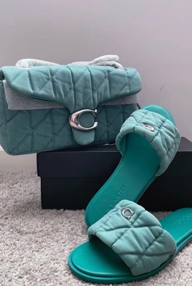 Love a good matching purse and sandal set🥰
