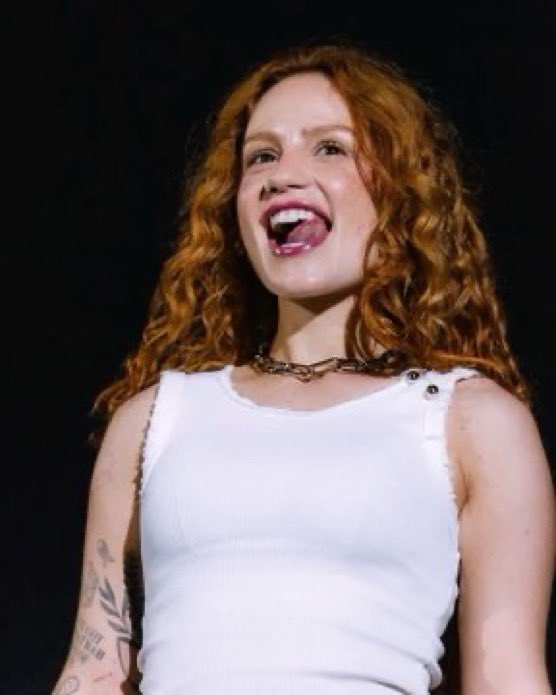 Central de Fãs da Luísa Sonza ⚰️ tweet media