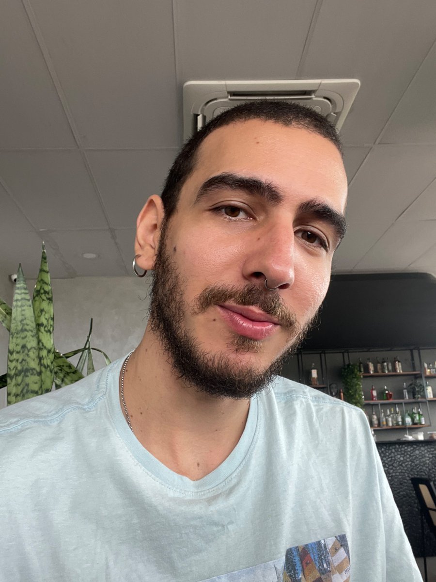 Djanete tweet media