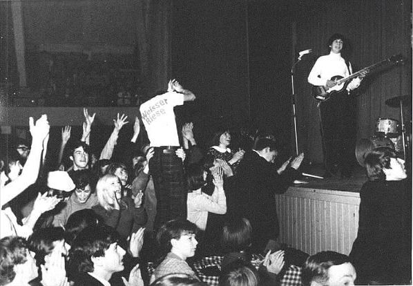 Stingrays_OL's tweet photo. Zur Erinnerung an die Weser-Ems-Halle in Oldenburg.
Historische Fotos vom ersten Stingrays-Auftritt in der Halle am 30.10.1966 https://t.co/w9r9bnsiQH