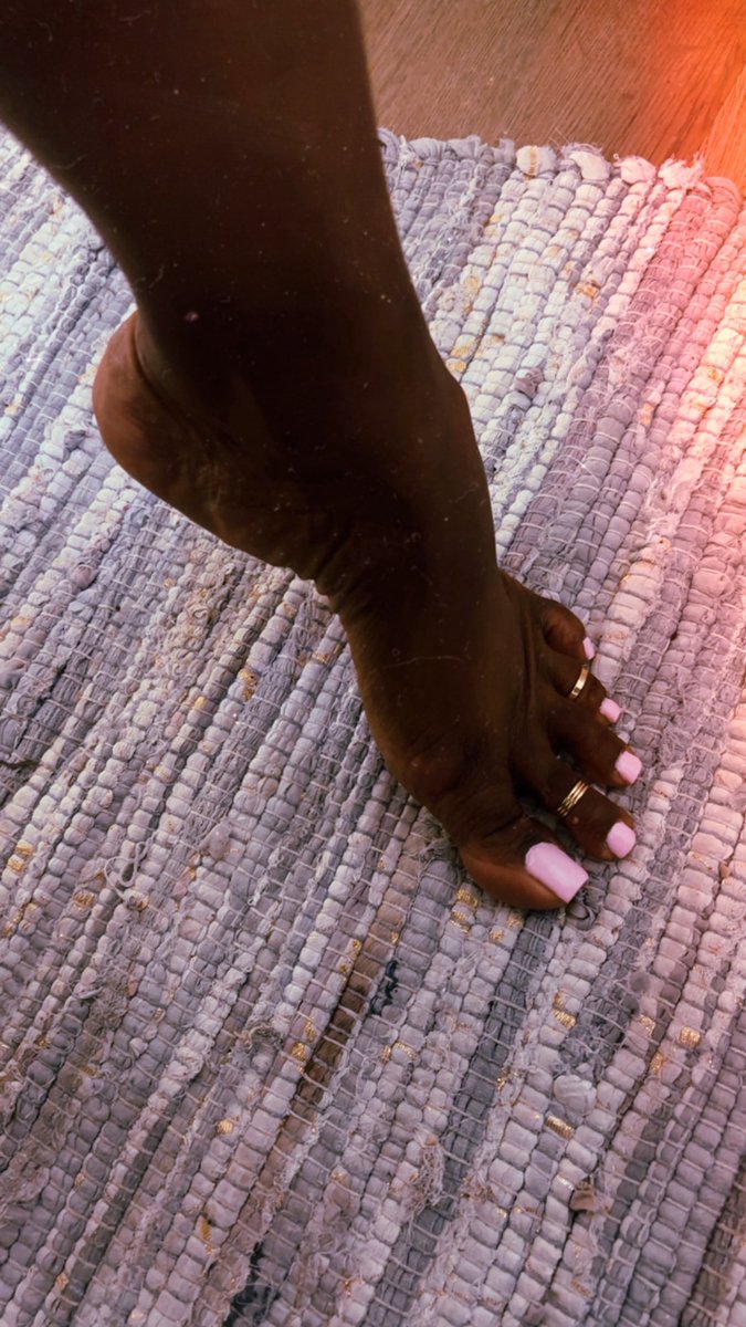 Geecheegoddesss's tweet photo. Bow down 🙇🏾 https://t.co/NTokY2Ykar