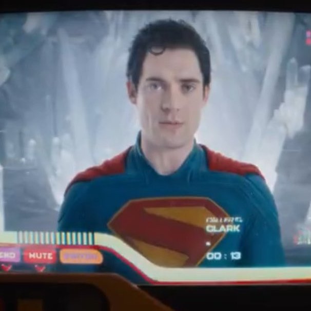 ProvenCriticYT's tweet photo. David Corenswet trabajó su físico para ponerle una mi**da de traje, que incluso, tiene desproporcionada la cabeza a su cuerpo. 
Su Superman es mejorable, pero no en la manos de James Gunn. https://t.co/WDD1AqTLeg