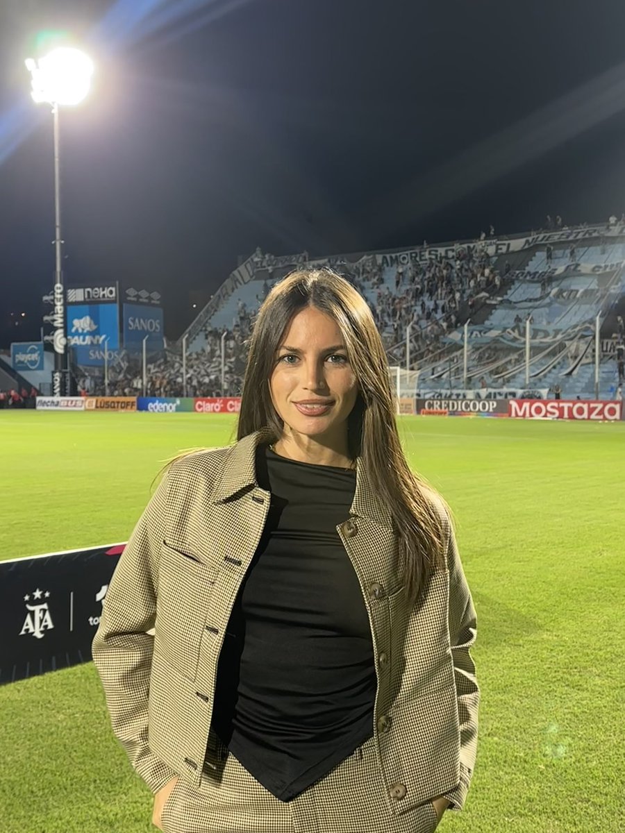 Latinas Fan Account tweet media