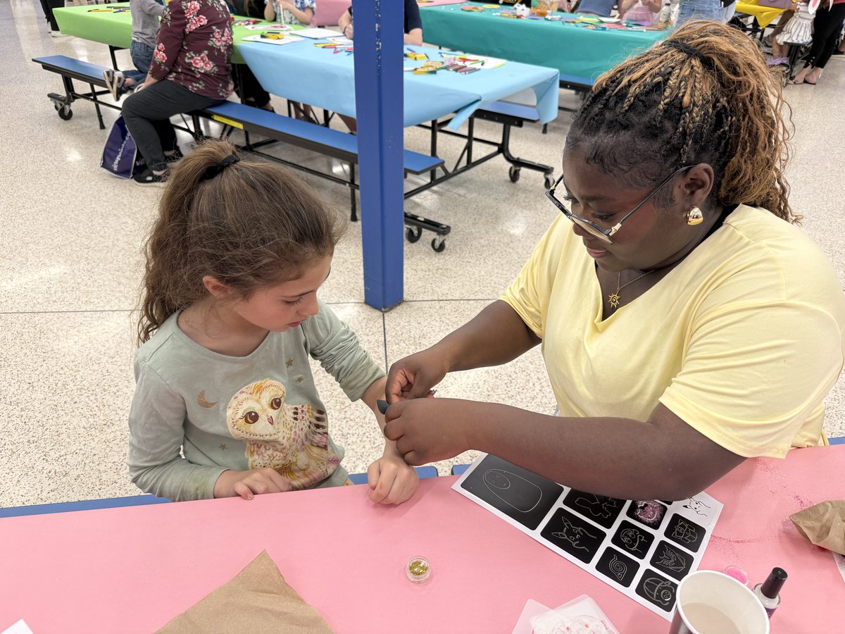 WilliamstownHS's tweet photo. The Annual NHS Easter Event was a success! 🐣 🐰 https://t.co/FSqN3LFzq7